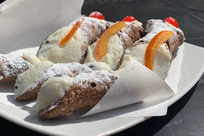 Palermo on a plate: Traditional Food & Wine tour (by Streaty) - Via Vittorio Emanuele walk: the artery that leads to lunch
