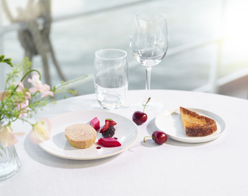 Paris: 3-Course-Dinner Cruise with Wine on the Seine River - Les Invalides to Musée d’Orsay: Classic Landmarks, River-Level Angles