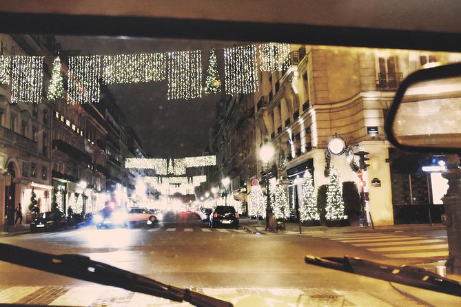 Paris and Montmartre 2CV Tour by Night with Champagne - Guide Style and the Small-Group Advantage