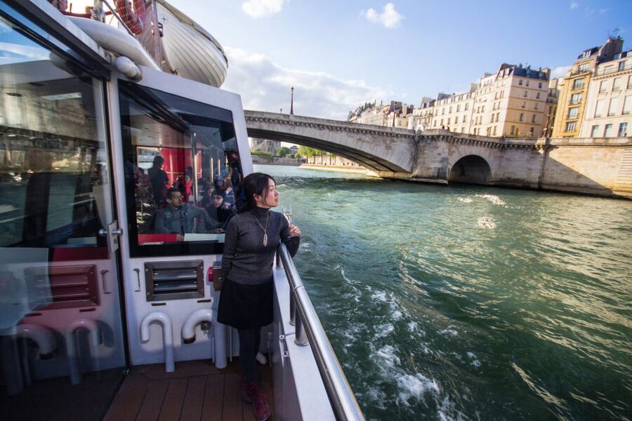 Paris: Champagne Tasting Cruise Departure from Eiffel Tower - Price and value: what $93 buys you (and what it doesn’t)