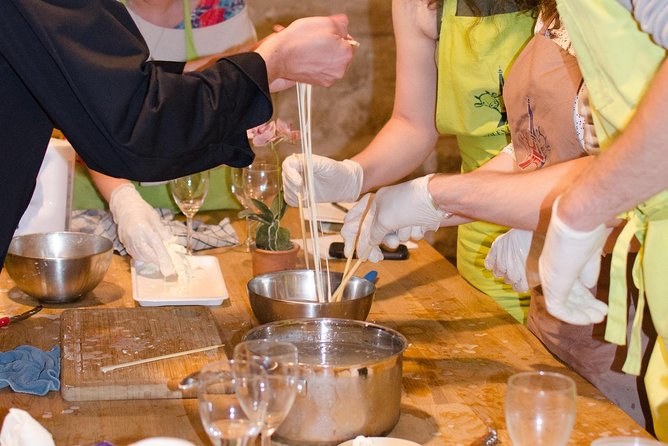 Paris Cheesemaking Workshop including Wine and Cheese Tasting with an Expert - First stop: Musée Vivant du Fromage (Île Saint-Louis meeting point)