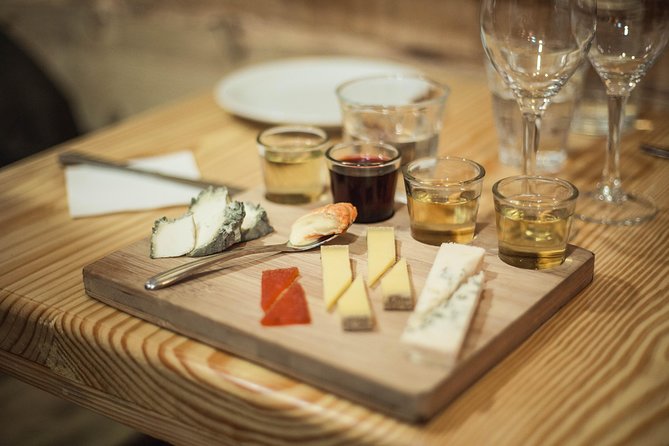 Paris Cheesemaking Workshop including Wine and Cheese Tasting with an Expert - What you actually make: cheese and butter in a small kitchen class