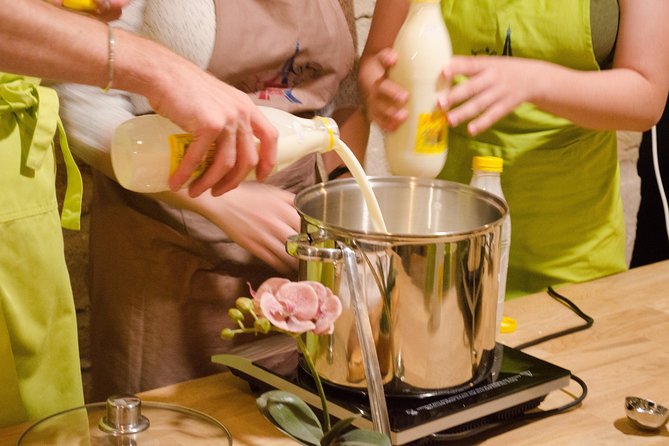 Paris Cheesemaking Workshop including Wine and Cheese Tasting with an Expert - The cheese and wine tasting: pairing your work with French flavors