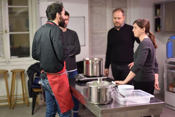 Paris Cheesemaking Workshop including Wine and Cheese Tasting with an Expert - Practical tips for a smoother class morning