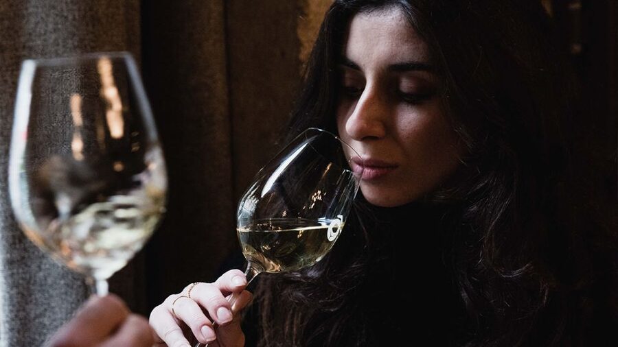 Paris: Dinner with Customized Wine Selection - The sommelier chat: what gets customized and what doesn’t