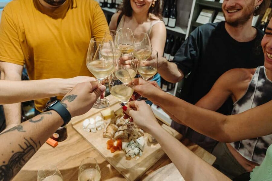 Paris: Food and Wine Tasting Walking Tour in Le Marais - Key things to know before you go