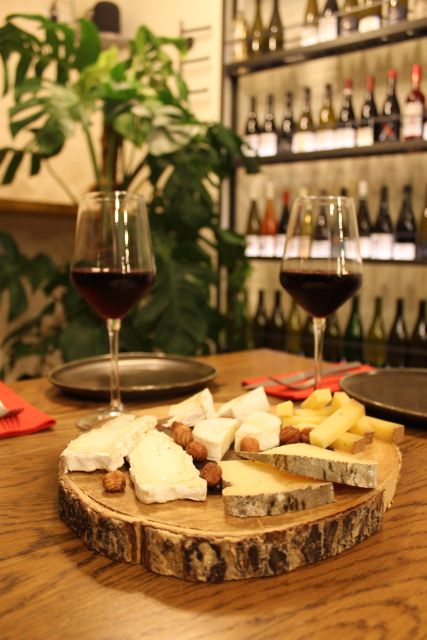 Paris: French Wine and Cheese Guided Tasting - Meeting Simon at L’Oeno’Vice: a small-group wine bar setting