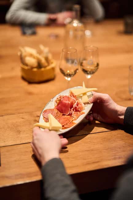 Paris: French Wine Tasting Class with Sommelier - The guides: why English instruction makes the difference