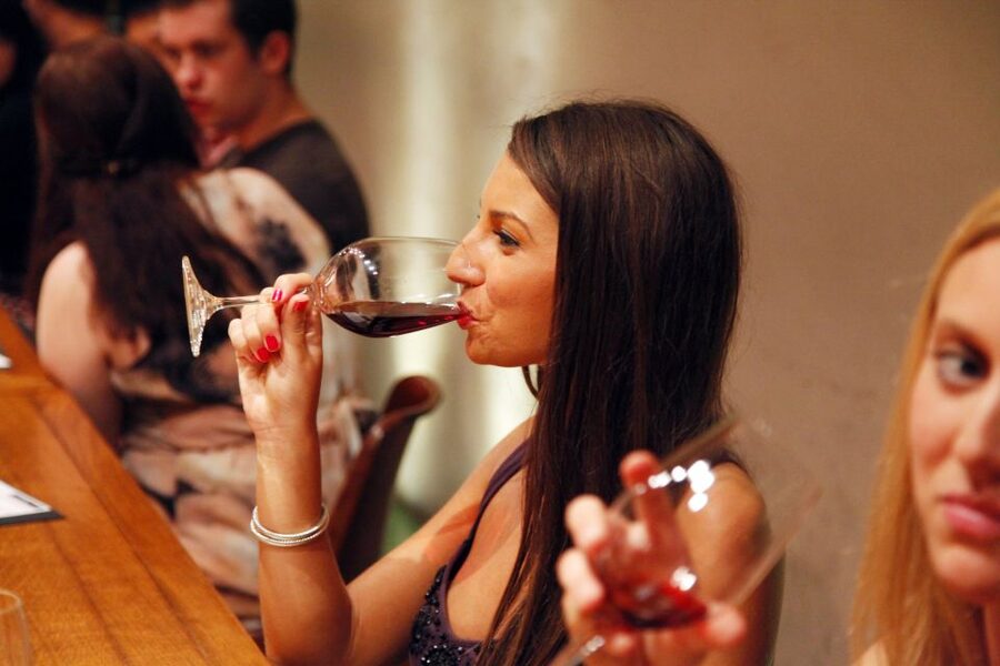 Paris: French Wine Tasting Class with Sommelier - Learning to read French wine labels (without panicking)