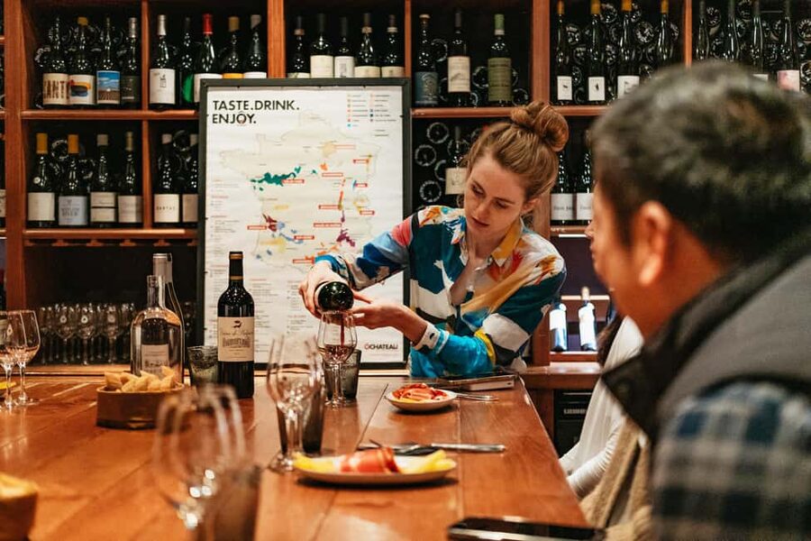 Paris: Gourmet Food Tour with Over 10 Tastings and Wine - Louvre-area food focus: why this route works