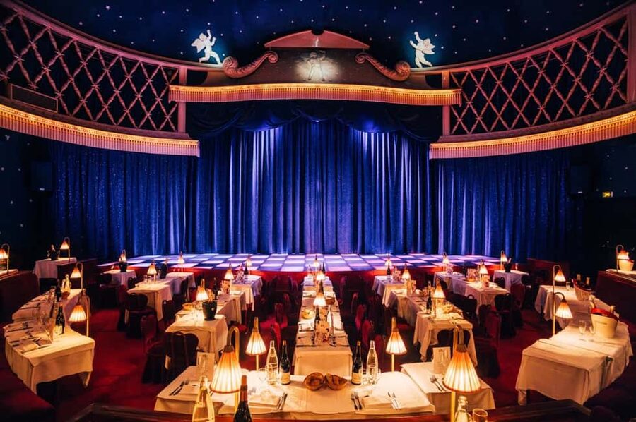 Paris: La Nouvelle Eve Cabaret Show with Champagne - Getting There and Choosing a Table Near the Stage