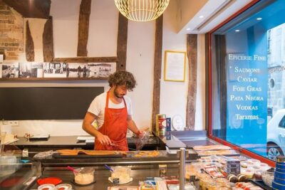 Paris Le Marais District Original Food and Wine Tasting Tour - Meeting point on Rue de Bretagne: start where the action is