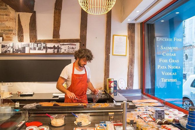 Paris Le Marais District Original Food and Wine Tasting Tour - Meeting point on Rue de Bretagne: start where the action is