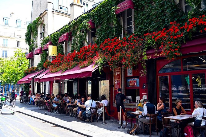 Paris Le Marais Food Tour With 10+ Tastings, Cheese, Wine & More - Mid-tour lunch feeling: croque monsieur and French pie in brasserie mode