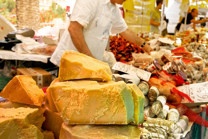 Paris Le Marais: Private French Food & Wine Walking Tour - Stop 4: Crêperie Elo Bastille and the Savory-to-Sweet Crepe Finish