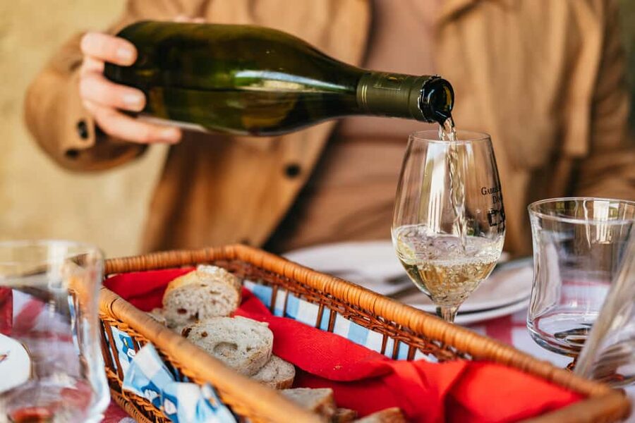 Paris: Loire Valley Chambord Castle, Wine Tasting & Lunch - What to Pack and How to Stay Comfortable All Day