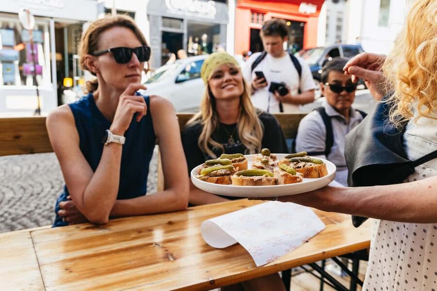 Paris: Montmartre Cheese, Wine & Pastry Guided Walking Tour - Price and Value: Is $127 Worth It?