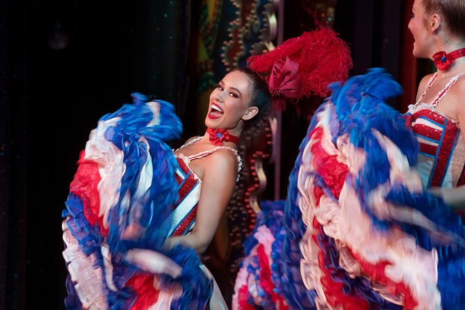 Paris Moulin Rouge 3-Courses Dinner with Wine and Show - Seating comfort, restrooms, cloakroom: the real-world crowd picture