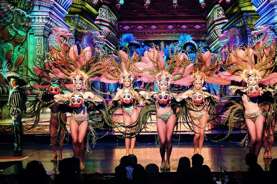 Paris: Moulin Rouge Cabaret Show Ticket with Champagne - Dress Code and What’s Not Allowed (Bring the Right Shoes)