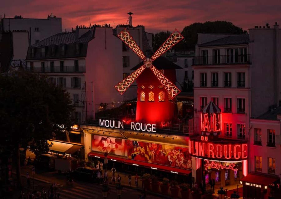 Paris: Moulin Rouge Cabaret Show Ticket with Champagne - Should You Book the Moulin Rouge Féerie Ticket With Champagne?