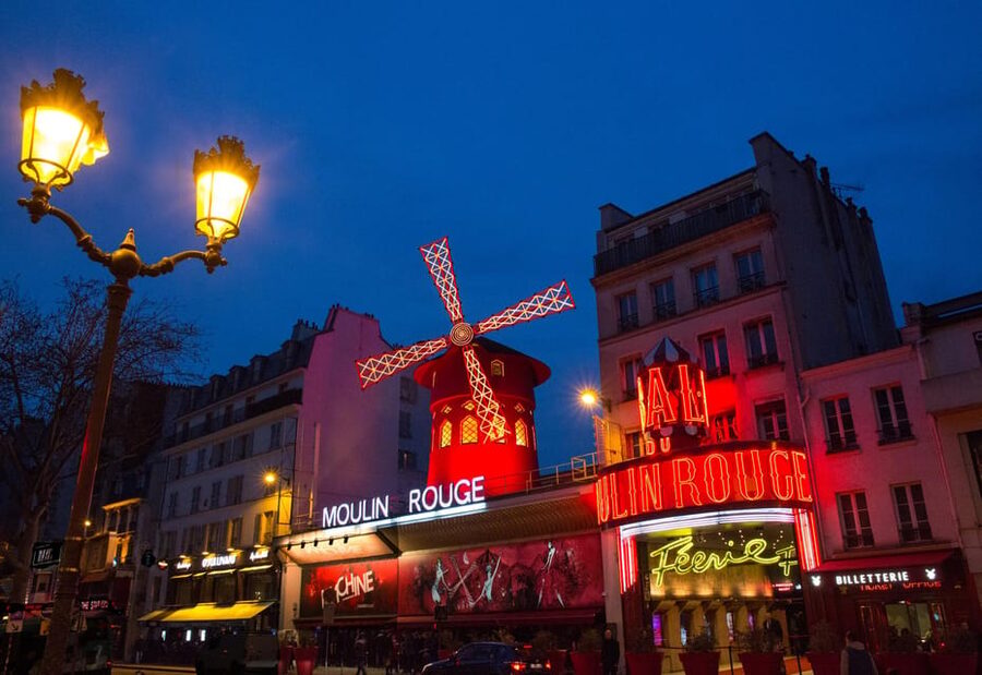 Paris: Moulin Rouge Show with Champagne and Drop-Off Service - Before the lights: collecting your ticket and getting to the right place