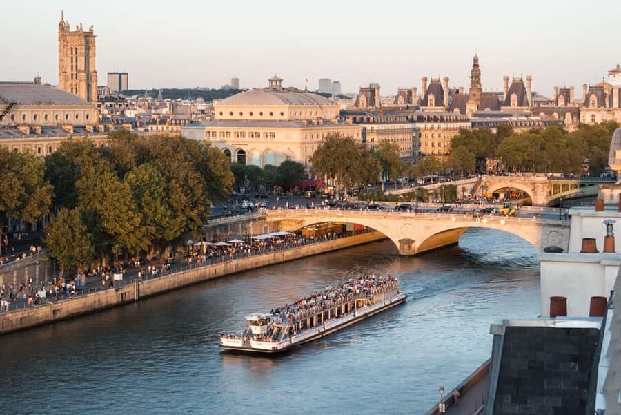 Paris : Scenic Cruise on the Seine River with Champagne - The monument run: what you’ll see from the Seine