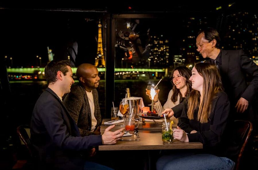Paris: Seine River Champagne Dinner Cruise with Live Music - Why a Seine Champagne Dinner Cruise feels like a smart Paris night