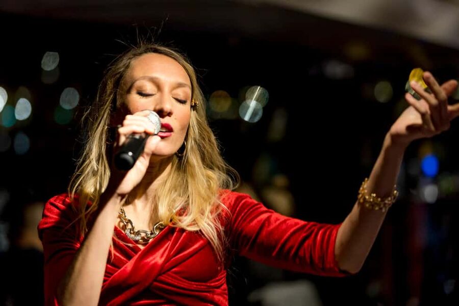Paris: Seine River Champagne Dinner Cruise with Live Music - Getting onboard at Promenade Édouard Glissant (Port de Solférino)