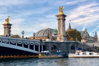 Paris Seine River Champagne Tasting Cruise - Meeting at Vedettes de Paris (Port de Suffren): How to Get There Smoothly
