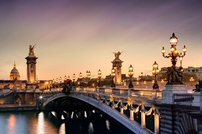 Paris: Seine River Sightseeing Sunset Cruise with Champagne - The Eiffel Tower sparkle timing: how to choose your departure