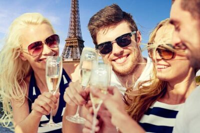 Paris: Seine River Sightseeing Sunset Cruise with Champagne - The 1-hour Seine loop: what you’ll see from the water