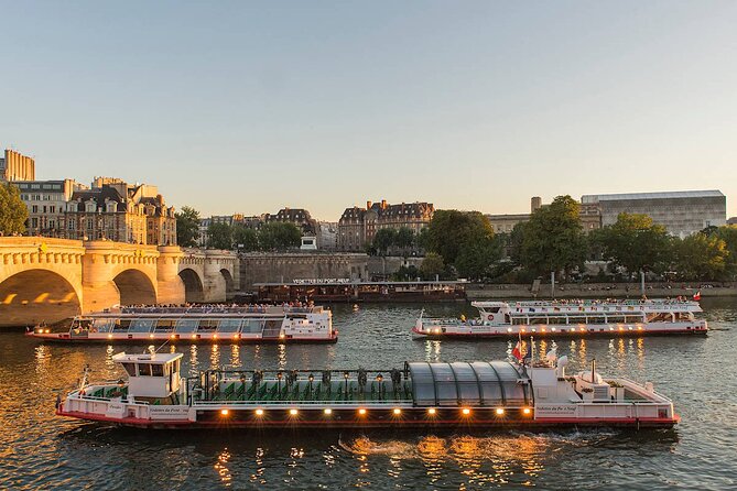 Paris: Seine River Sightseeing Sunset Cruise with Champagne - Drinks, blankets, music, and restrooms: the comfort checklist