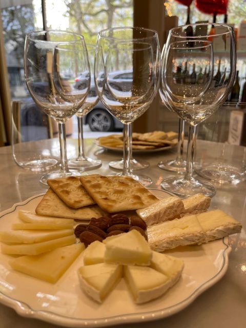 Paris: Tasting of 3 Wine and 3 Cheese - After the flight: how the a la carte shop part can change your whole afternoon