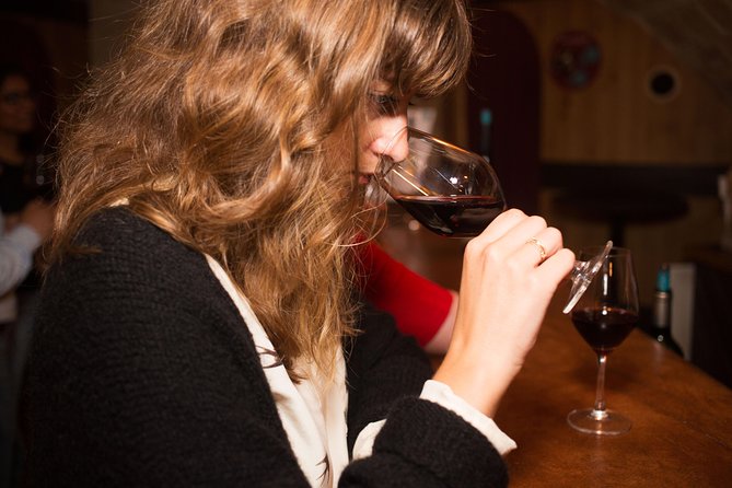 Paris - Ten Wines and Ten Cheeses Tasting in a Royal Cellar - How the two hours flow in practice
