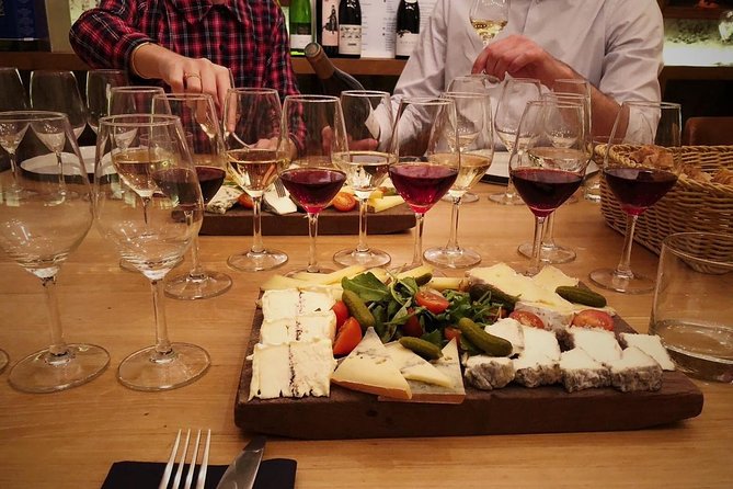 Paris - Ten Wines and Ten Cheeses Tasting in a Royal Cellar - The guide experience: how experts like Willie, Maria, and Jasmina shape the tasting