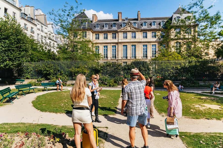 Paris: Walking Food Tour with Cheese, Wine and Delicacies - Walking the Marais: beautiful streets plus real local context