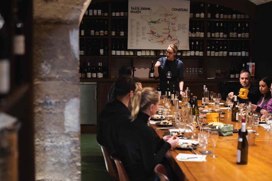 Paris: Wine and Cheese Lunch - The 2-hour flow: what happens during your wine and cheese lunch
