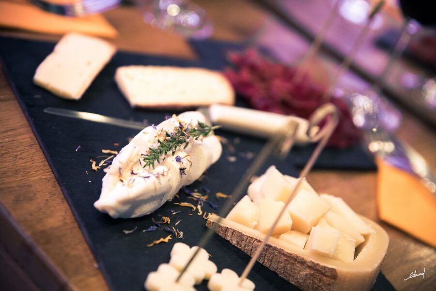 Paris: Wine and Cheese Tasting - What Makes the Wine Selection Feel Fresh: Independent Producers