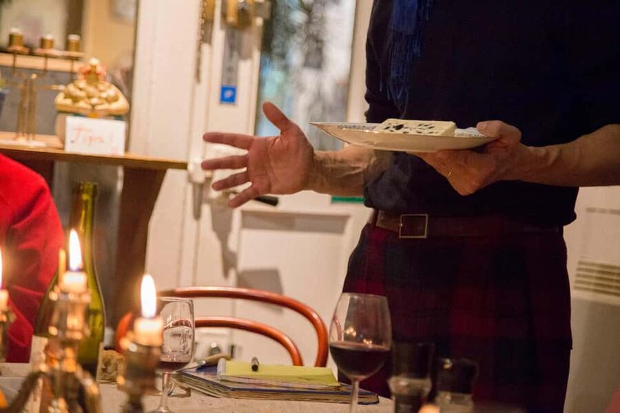 Paris: Wine and Cheese Tasting with a Chef Sommelier - From street snacks to table mode: the six-cheese, three-wine tasting