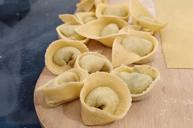 Pasta Making Class with Dinner and Wine in Florence - Who should book this pasta class in Florence