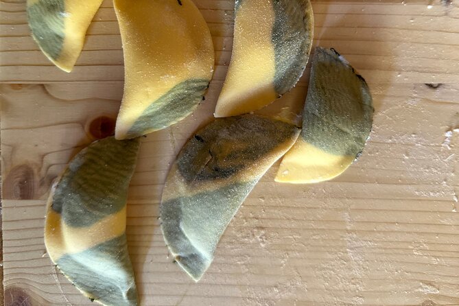 Pasta, Truffle and Wine: hands-on class in a medieval town - Hands-on ricotta ravioli: soft dough, confident filling