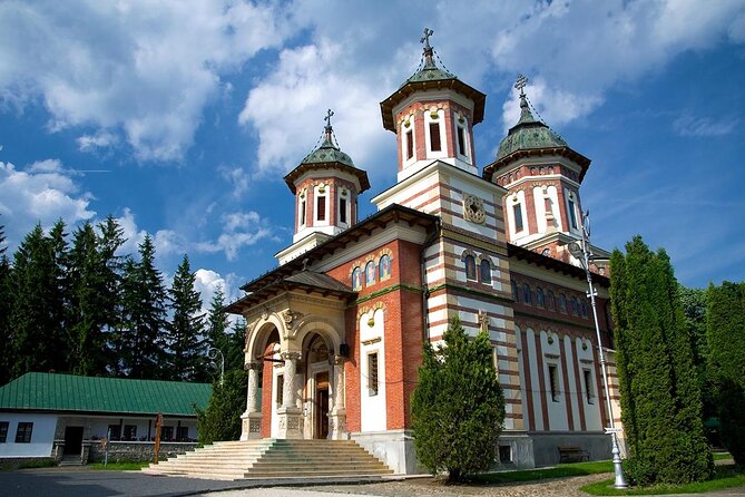 Peles & Cantacuzino Castles: Gourmet Wine & Cultural Day trip - Who this tour fits best