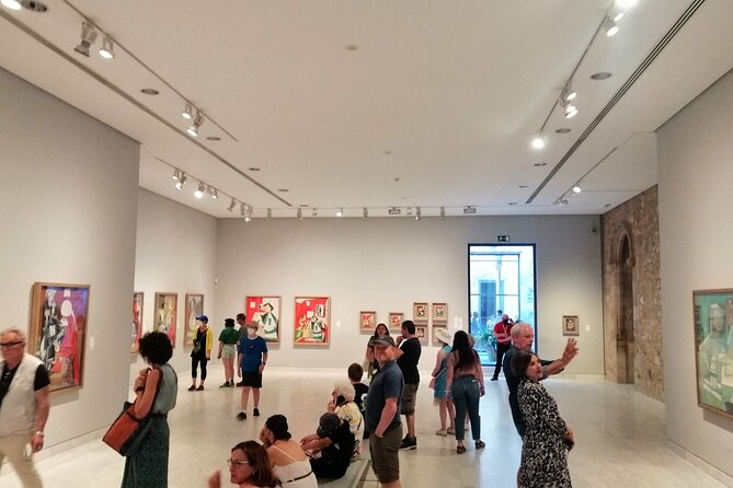 Picasso Museum and Walking Tour Plus Optional Wine & Food Tasting - Casa Llotja de Mar: the art-school angle