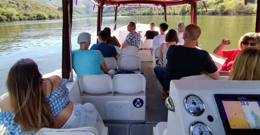 Pinhão: Douro River 50-min Boat Trip with Port Wine - Ponte do Pinhão plus the quintas: how the route works in real time