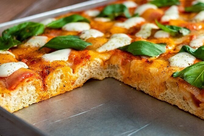 Pizza Cooking Class with Tiramisù and Wine Tasting in Milan - Meeting Via Lodovico Settala and getting into the right mindset