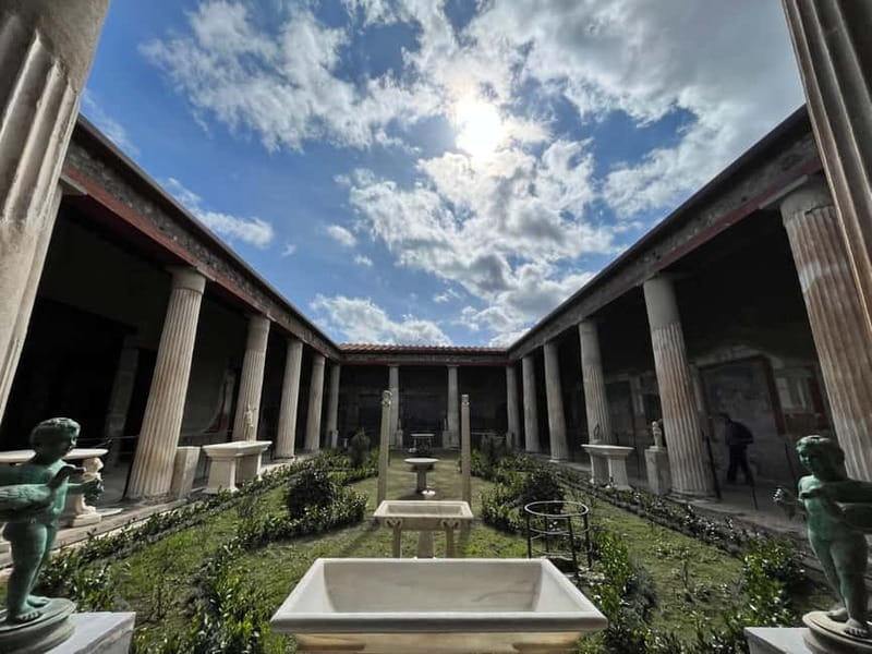 Pompeii: Archeological Tour & Wine Tasting at Mt. Vesuvius - Getting in fast at Porta Marina Superiore