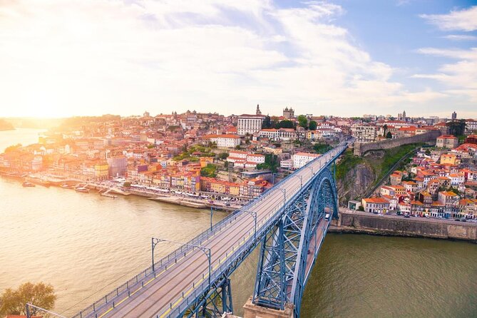Port : 6 Bridges Private Yacht Cruise with Local Wine & Snacks - Wine and snacks: what you should expect (and how it feels)