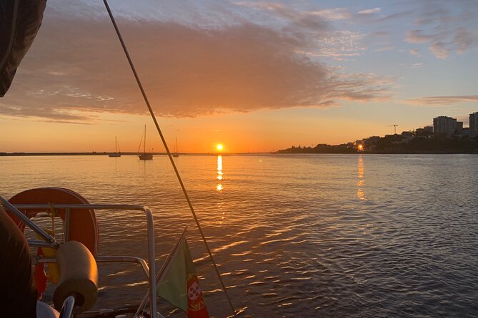 Port : Sail, Sip & Savor : Douro Boat Tour With Wine Tasting - The Douro estuary and rabelo boats: the river’s working past