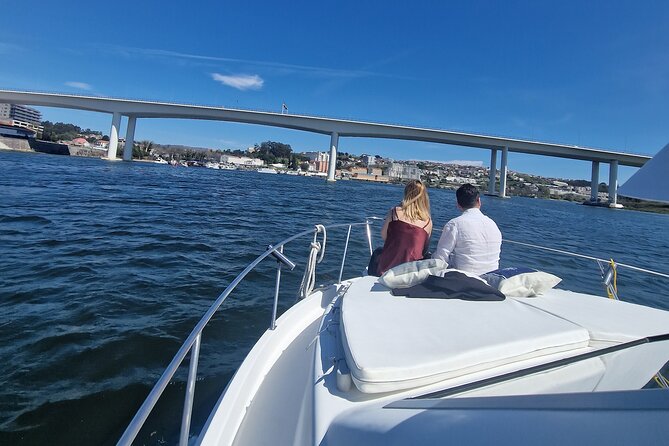 Porto: 6 bridges tour, Douro river with 4 Port Wine tasting - Meeting at Bio Coffee in Gaia and starting on time