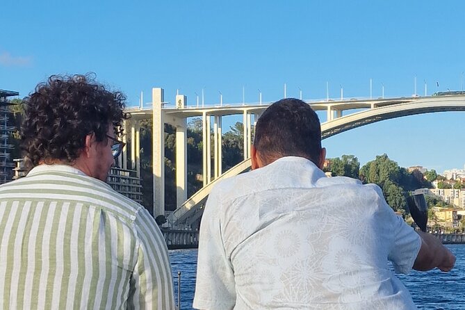 Porto: 6 bridges tour, Douro river with 4 Port Wine tasting - The camera-ready river stretch: colorful houses and street life
